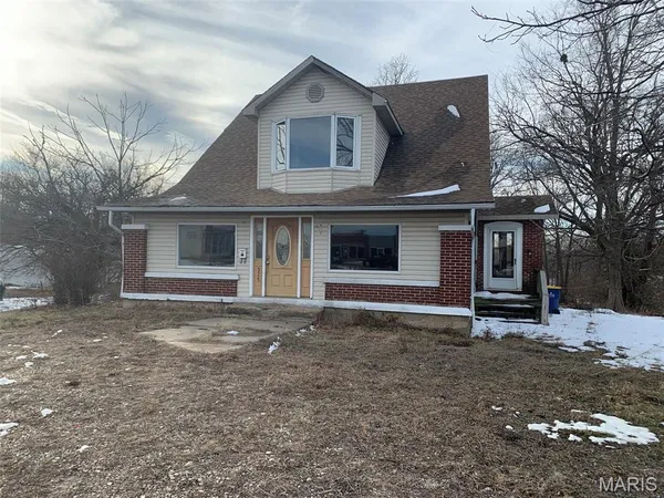 $122,000 | 325 Iris Court, St. Clair, MO 63077