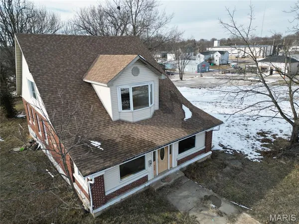 $122,000 | 325 Iris Court, St. Clair, MO 63077