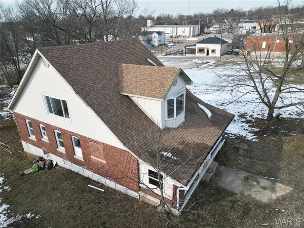 $122,000 | 325 Iris Court, St. Clair, MO 63077