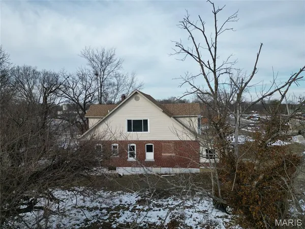 $122,000 | 325 Iris Court, St. Clair, MO 63077