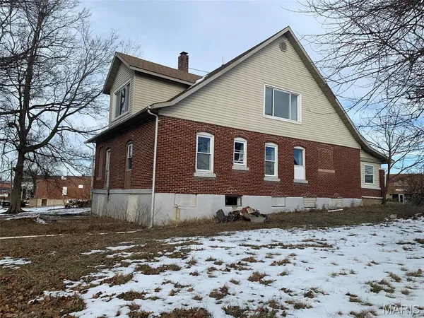 $122,000 | 325 Iris Court, St. Clair, MO 63077