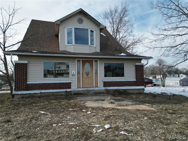 $122,000 | 325 Iris Court, St. Clair, MO 63077