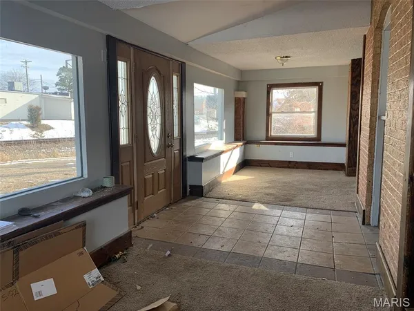 $122,000 | 325 Iris Court, St. Clair, MO 63077