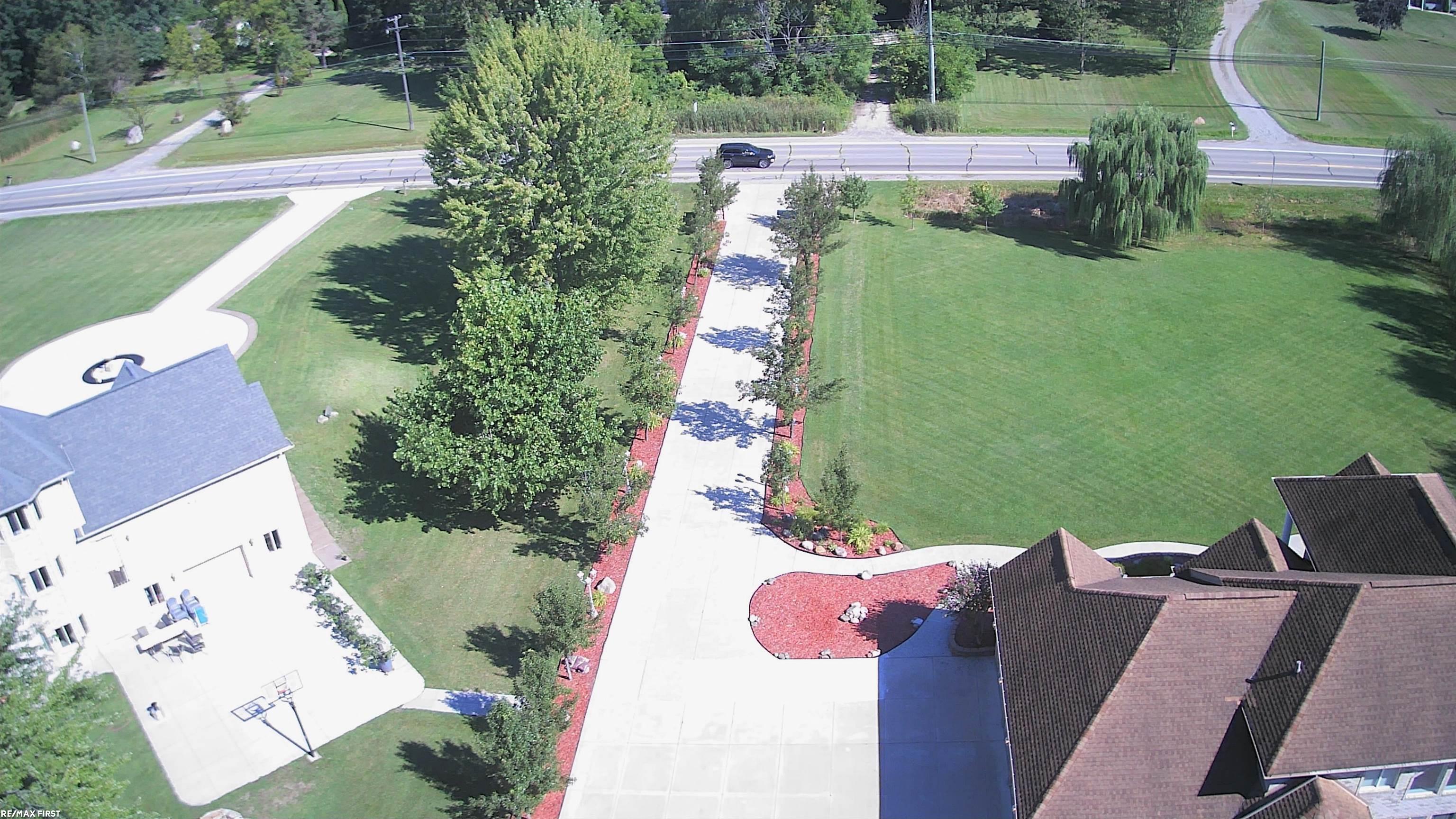 400 East Romeo Road Oakland, MI 48363 - Photo 17 of 85 50186573-c5f8244c-16ab-4512-bd55-4a111ef8f362.JPG