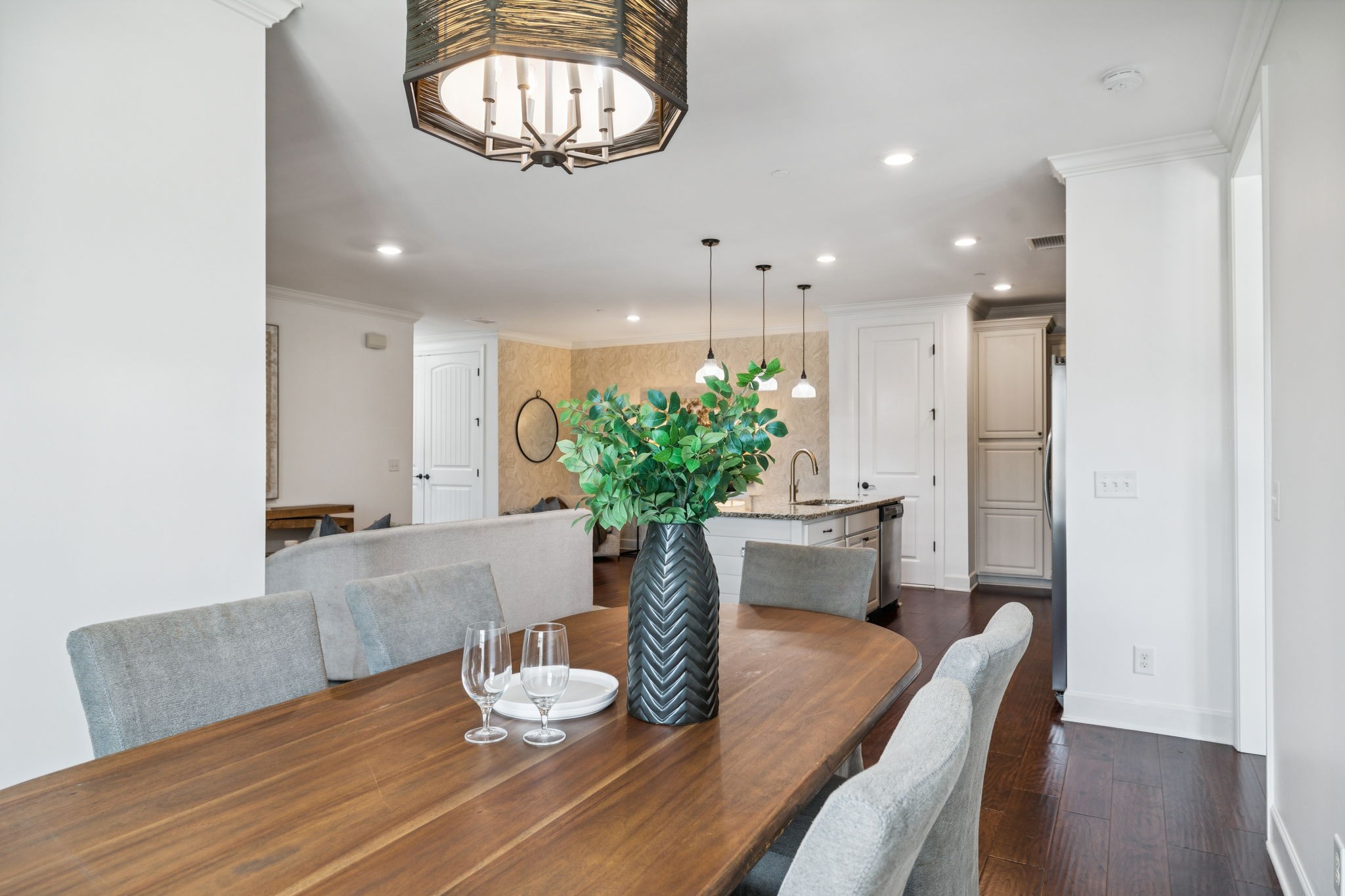 6000 Keats Street, Unit 202 Franklin, TN 37064 - Photo 29 of 47 a dining room with furniture and a potted plant