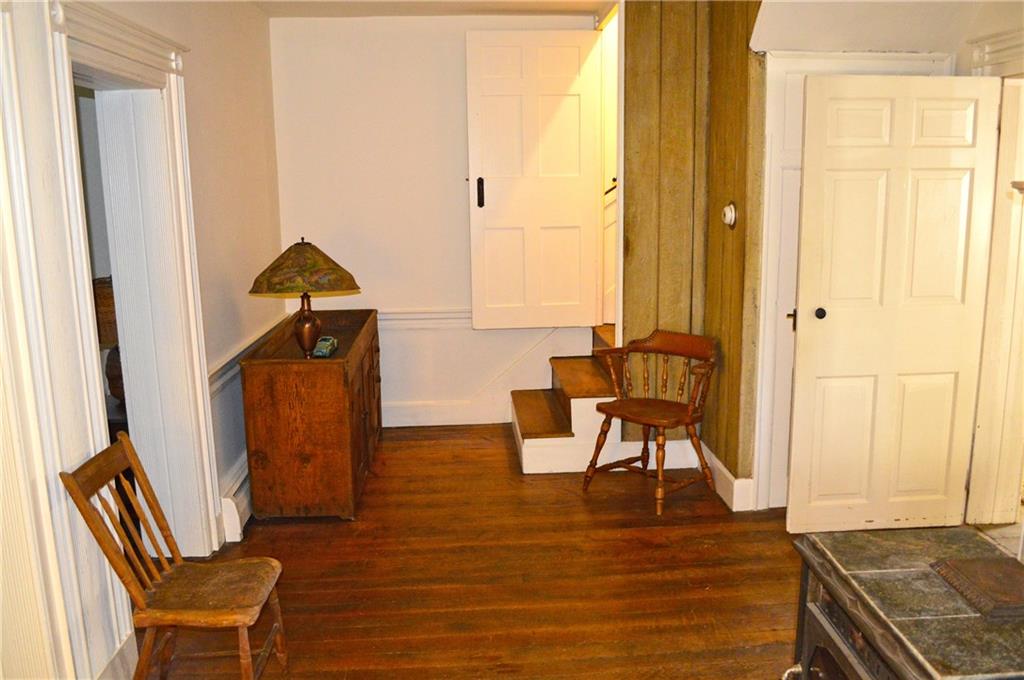 196 Buckingham Road Scenery Hill, PA 15360 - Photo 3 of 25 Entry with Hardwood Floors!