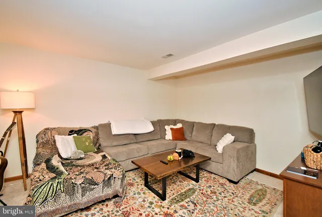 $2,000 | 601 West Market Street, Unit 3, Perkasie, PA 18944