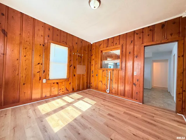 $69,900 | 123 West College Street, Harrisburg, IL 62946