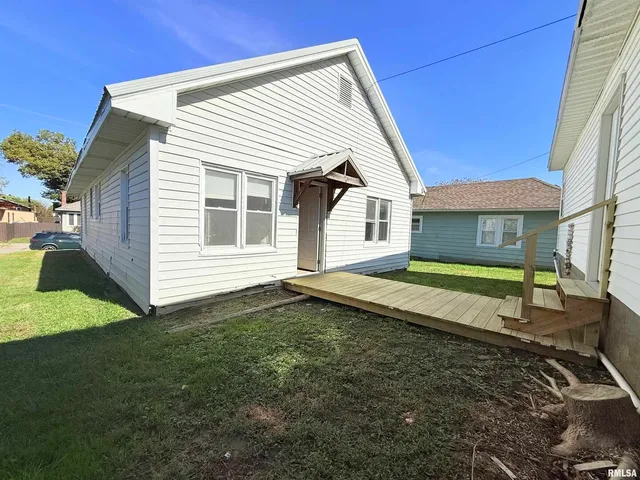 $69,900 | 123 West College Street, Harrisburg, IL 62946