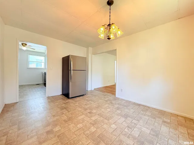 $69,900 | 123 West College Street, Harrisburg, IL 62946