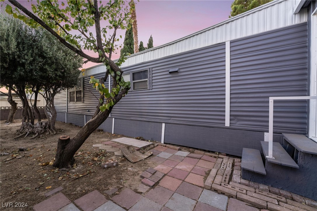 5119 Ridge Avenue Las Vegas, NV 89103 - Photo 37 of 52 Gallery Image 37