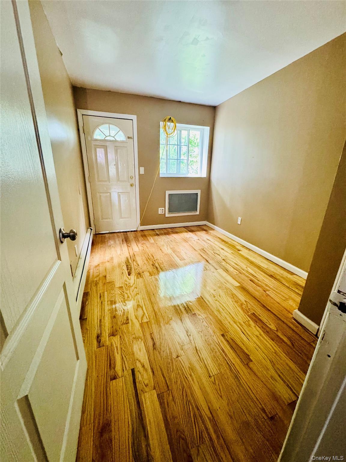 189-15 117th Road, Unit 2 Queens, NY 11412 - Photo 2 of 10