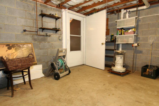661 Silver Lake Road Dayton, VA 22821 - Photo 23 of 36 Gallery Image 23