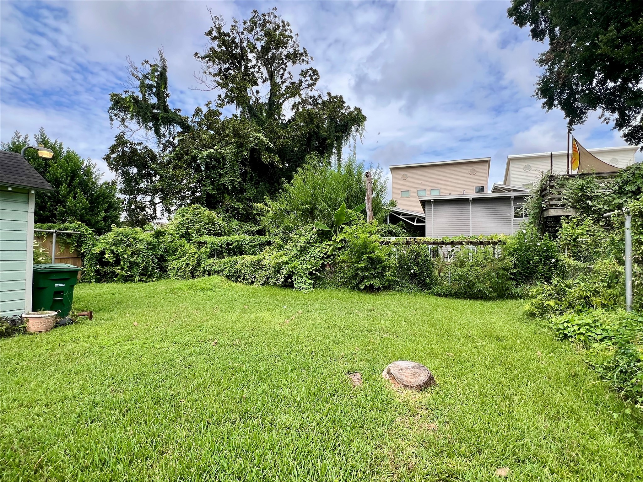 2507 Couch Street Houston, TX 77008 - Photo 6 of 9