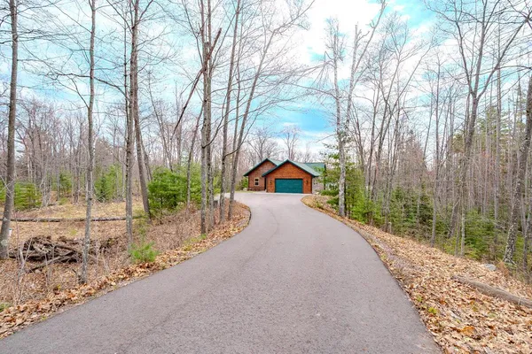 $929,900 | 4387 Double Oaks Trail, Rhinelander, WI 54501