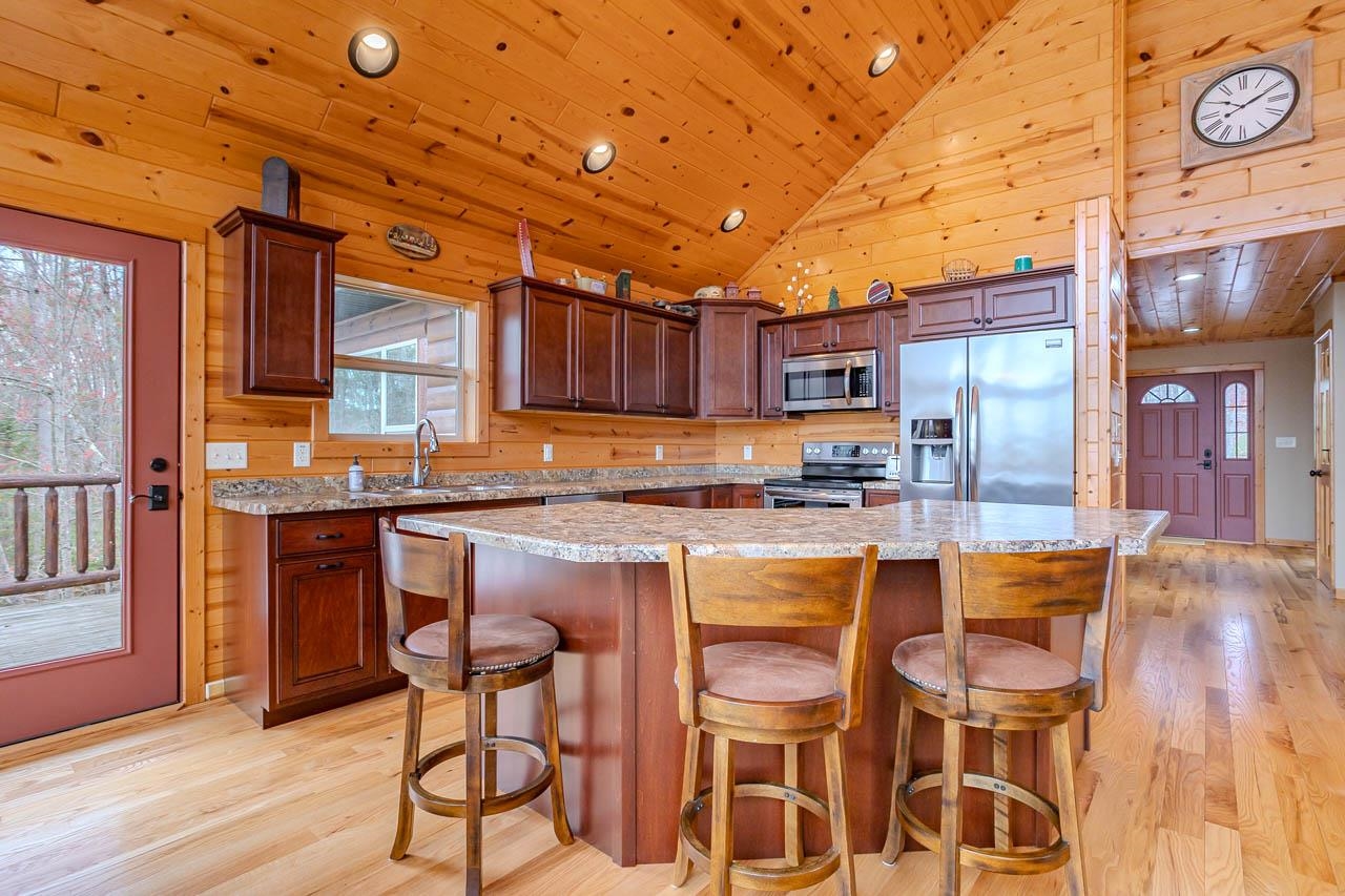 4387 Double Oaks Trail Rhinelander, WI 54501 - Photo 15 of 59