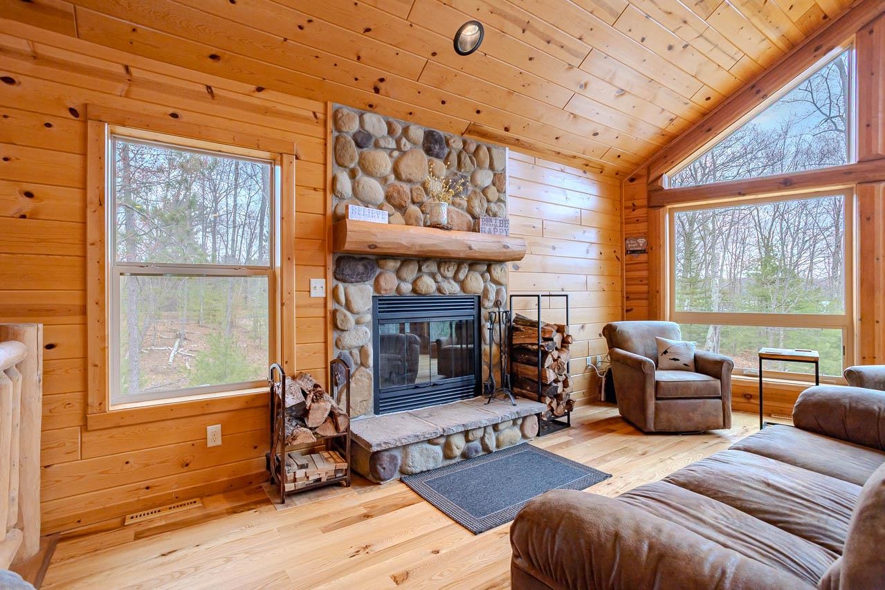 4387 Double Oaks Trail Rhinelander, WI 54501 - Photo 10 of 59