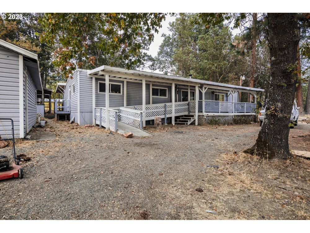616 Missouri Flat Road Grants Pass, OR 97527 - Photo 3 of 30 Gallery Image 3