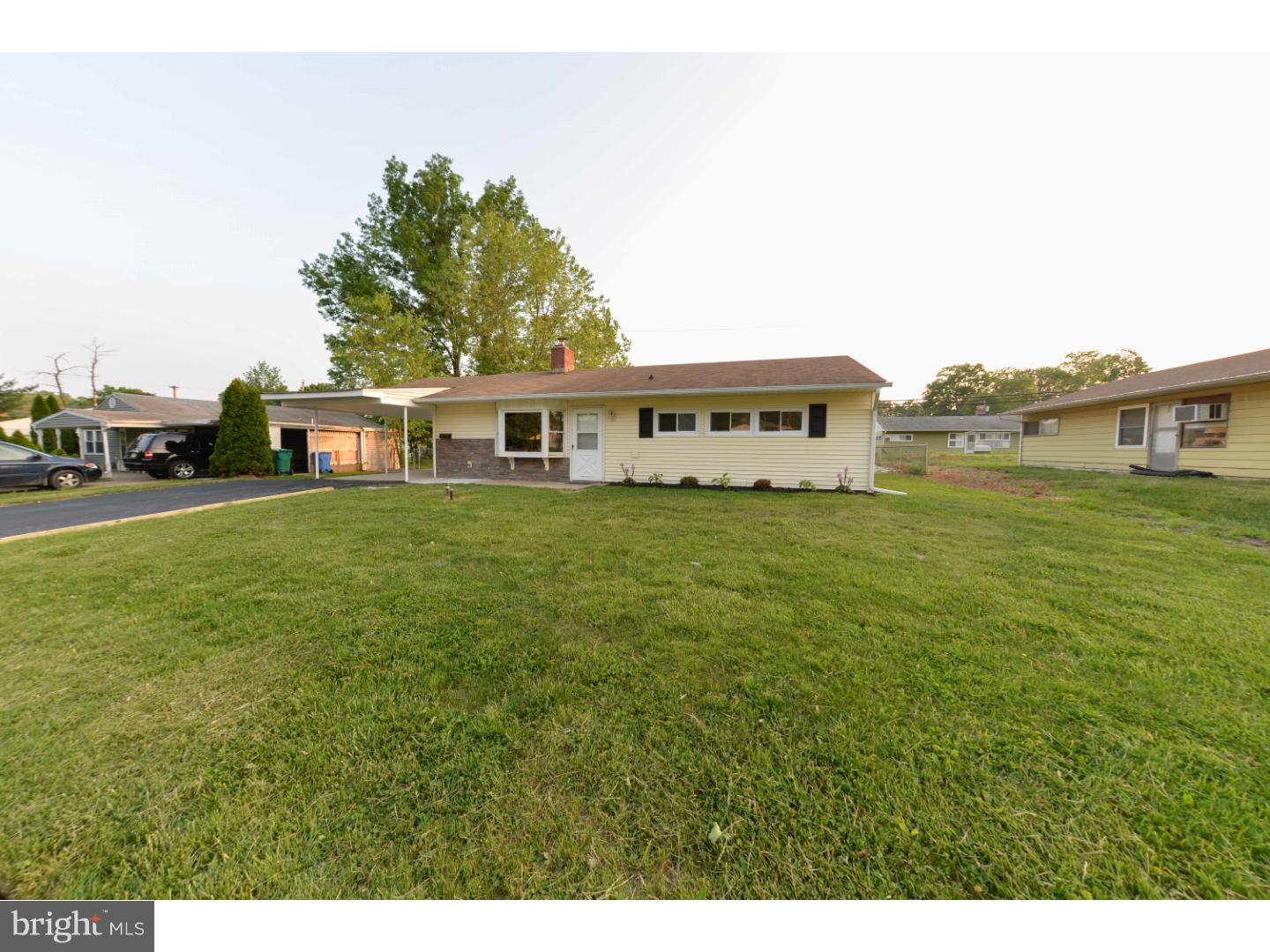 17 Butternut Road Levittown, PA 19057 - Photo 1 of 25 Gallery Image 1