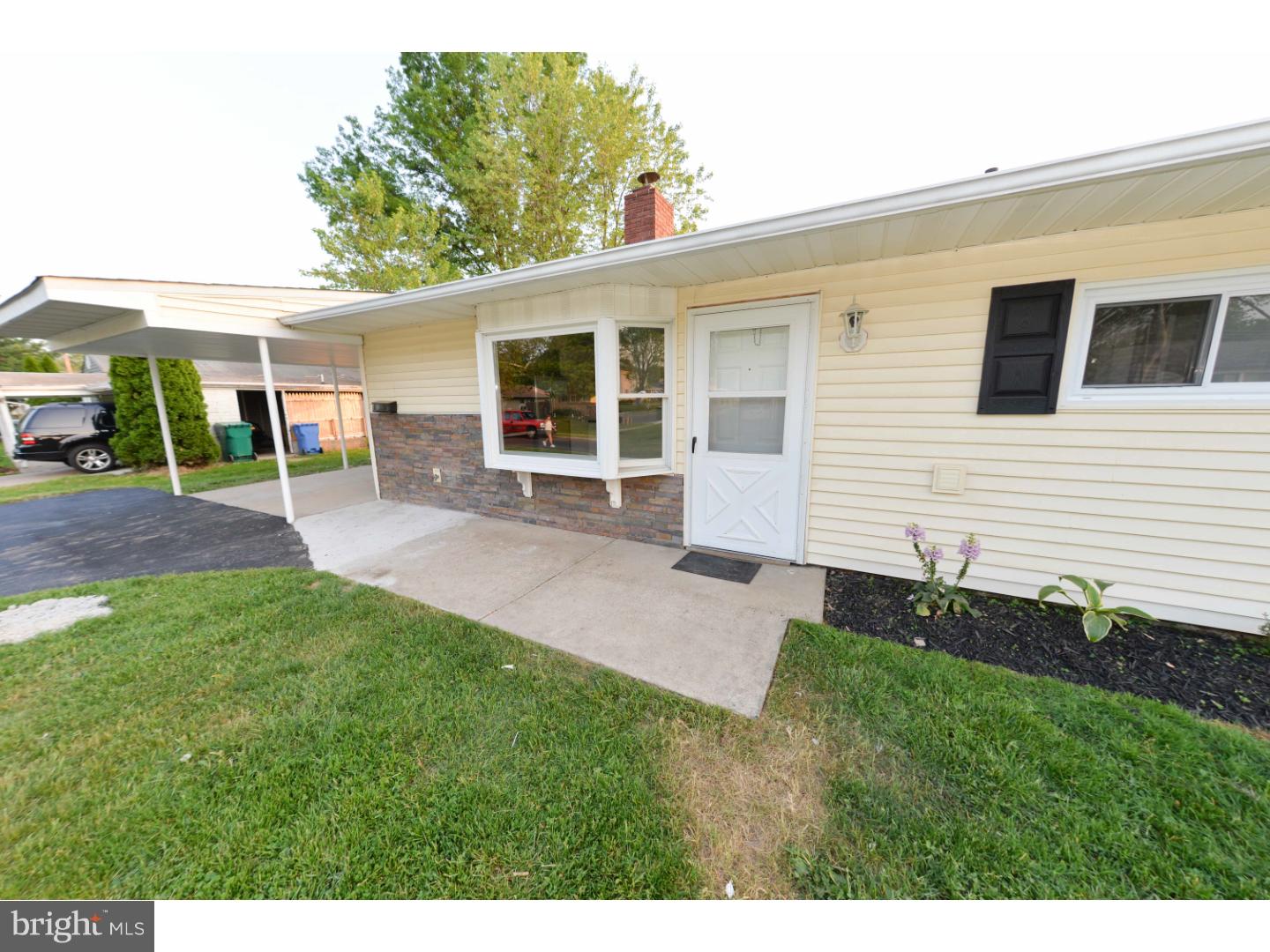 17 Butternut Road Levittown, PA 19057 - Photo 2 of 25 Gallery Image 2