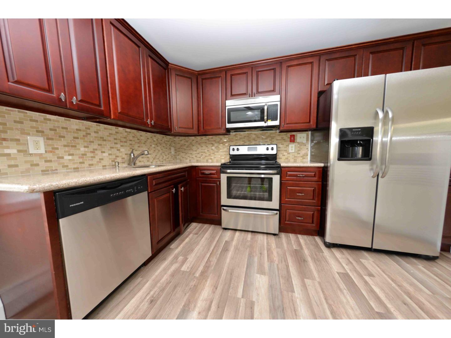 17 Butternut Road Levittown, PA 19057 - Photo 3 of 25 Gallery Image 3