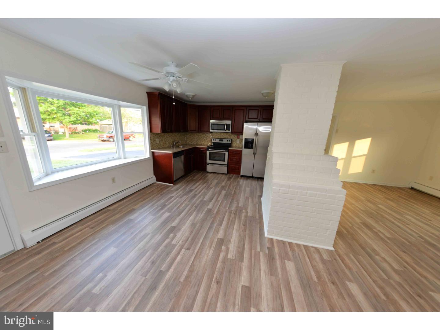 17 Butternut Road Levittown, PA 19057 - Photo 6 of 25 Gallery Image 6
