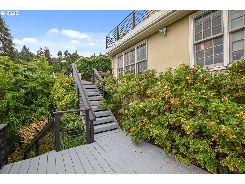 2677 Northwest Westover Road Portland, OR 97210 - Photo 14 of 48 a view of outdoor space and deck