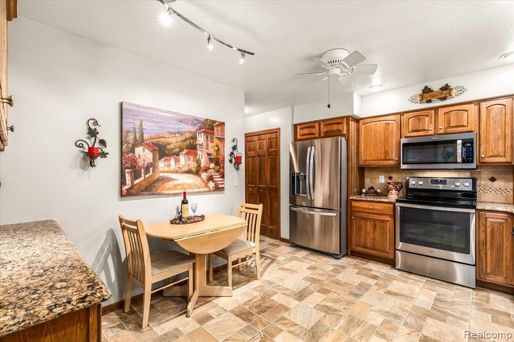 5840 East Dunbar Road, Unit 21 Monroe, MI 48161 - Photo 15 of 38