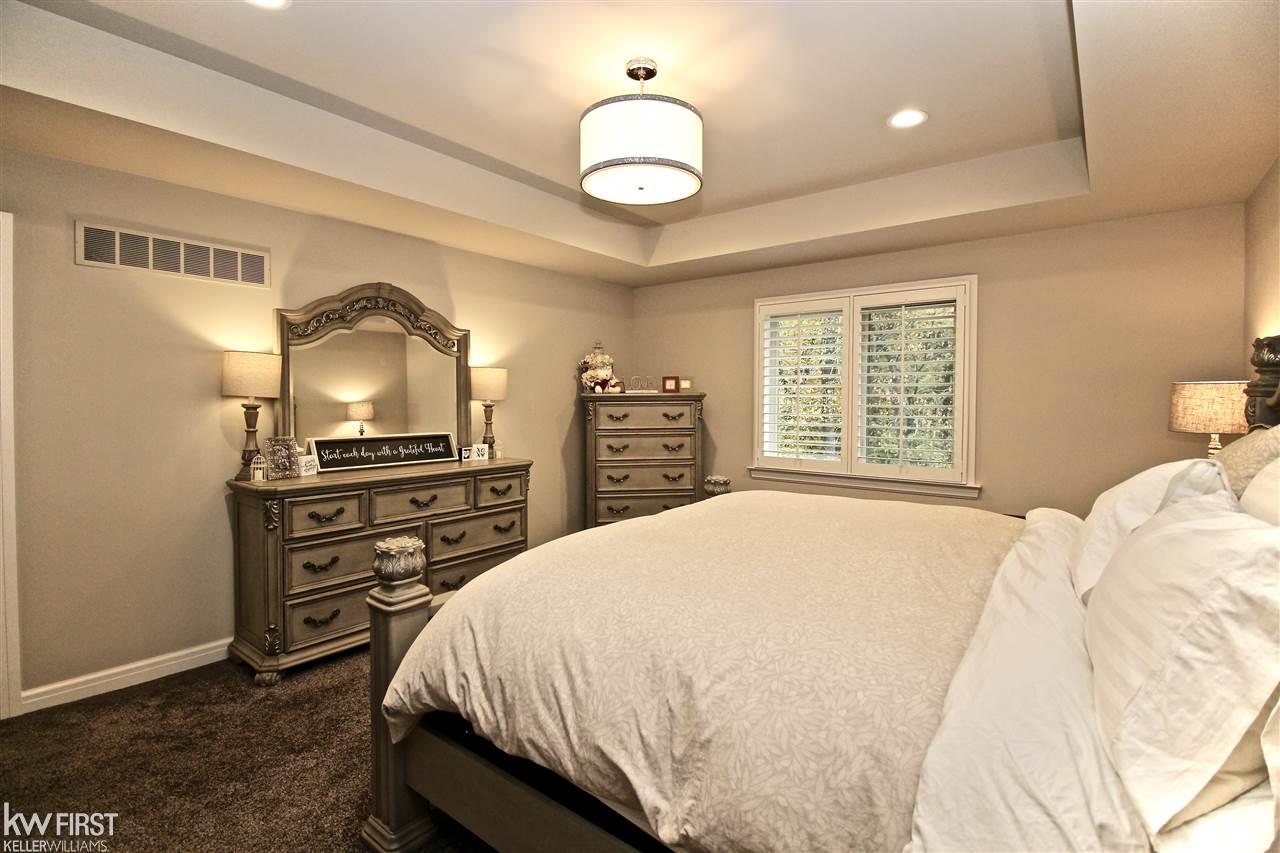 4240 Oak Arbor Drive Rochester, MI 48306 - Photo 18 of 37