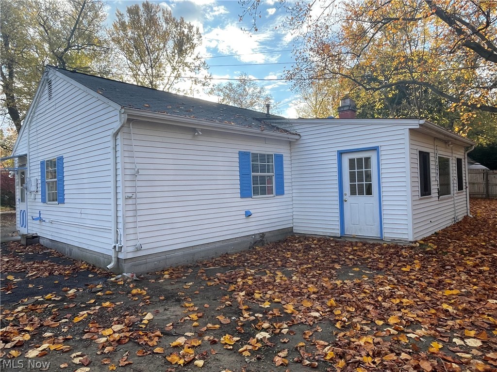1962 Benjamin Road Madison, OH 44057 - Photo 3 of 14