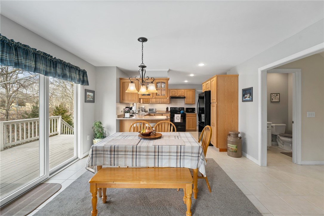 29 Wicklow Road Westerly, RI 02891 - Photo 21 of 48 Dining Area
