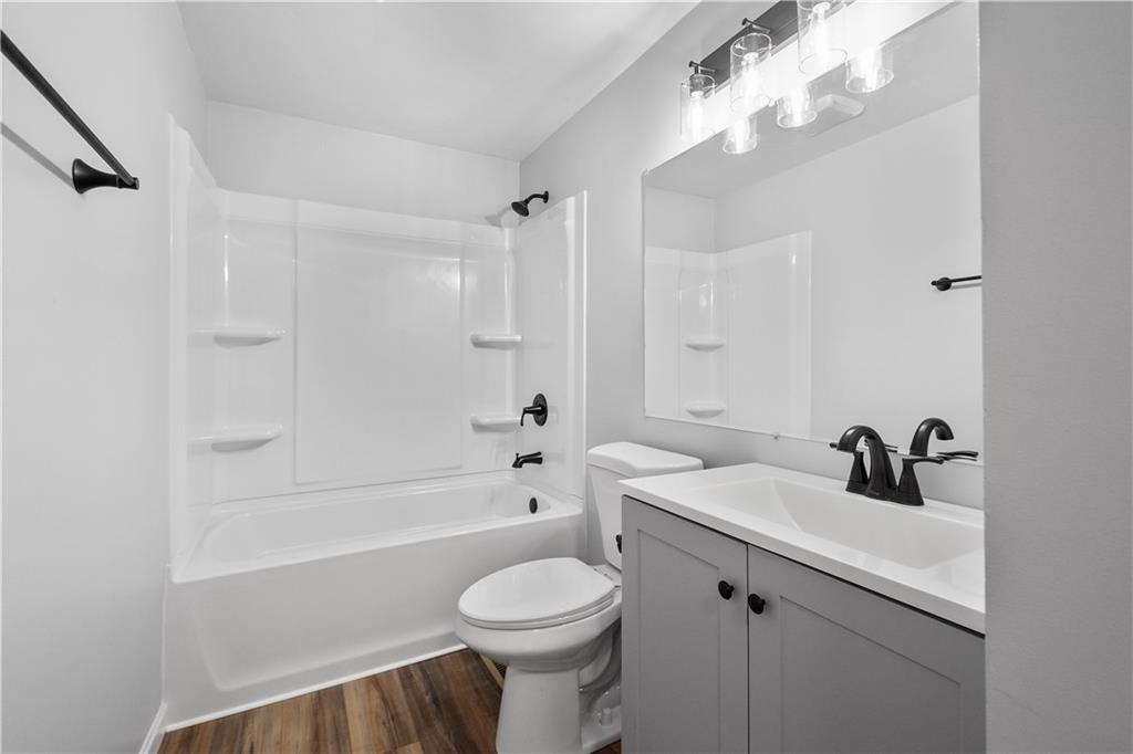 1300 Greenhill Rd Extension Pittsburgh, PA 15209 - Photo 15 of 32 Full bathroom on main level