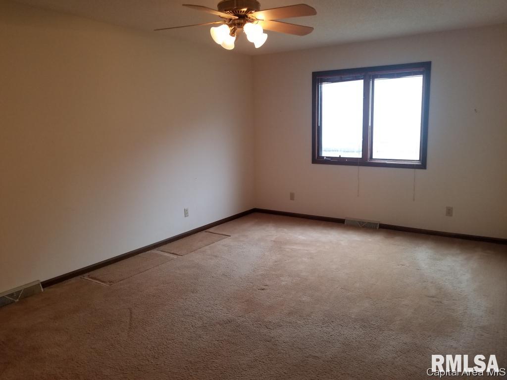 100 Astoria Road Springfield, IL 62704 - Photo 7 of 16
