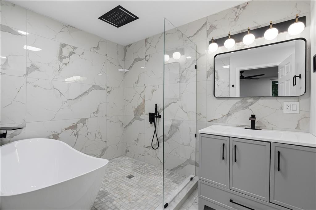 3354 Ridgway Street Pittsburgh, PA 15213 - Photo 27 of 34 4th spa bathroom