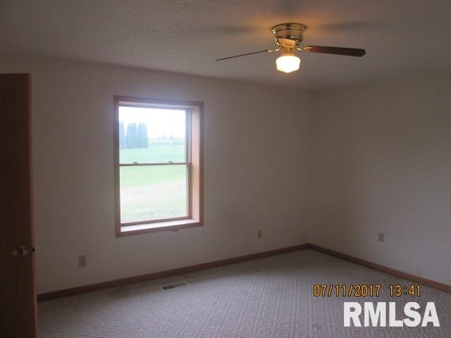2569 Canterbury Road Muscatine, IA 52761 - Photo 11 of 13 Gallery Image 11