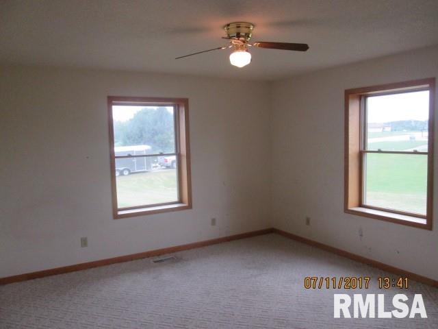 2569 Canterbury Road Muscatine, IA 52761 - Photo 12 of 13 Gallery Image 12