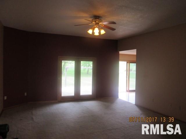 2569 Canterbury Road Muscatine, IA 52761 - Photo 5 of 13 Gallery Image 5