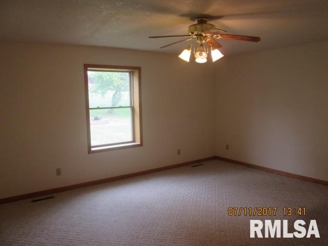 2569 Canterbury Road Muscatine, IA 52761 - Photo 10 of 13 Gallery Image 10