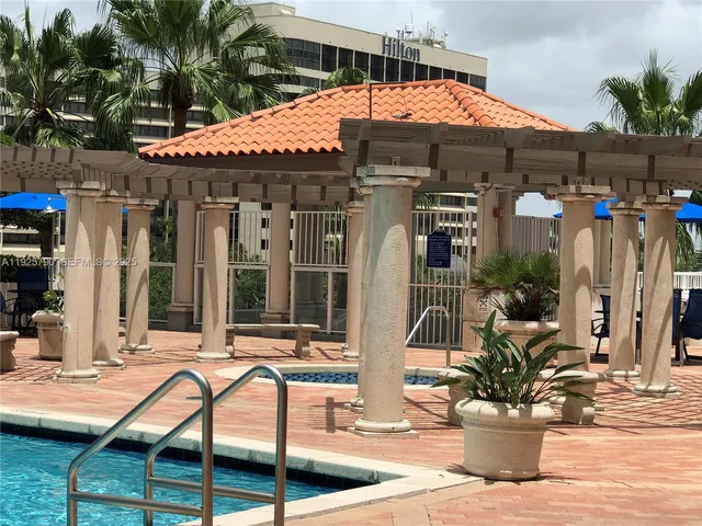 $2,000 | 5085 Northwest 7th Street, Unit 1509, Miami, FL 33126