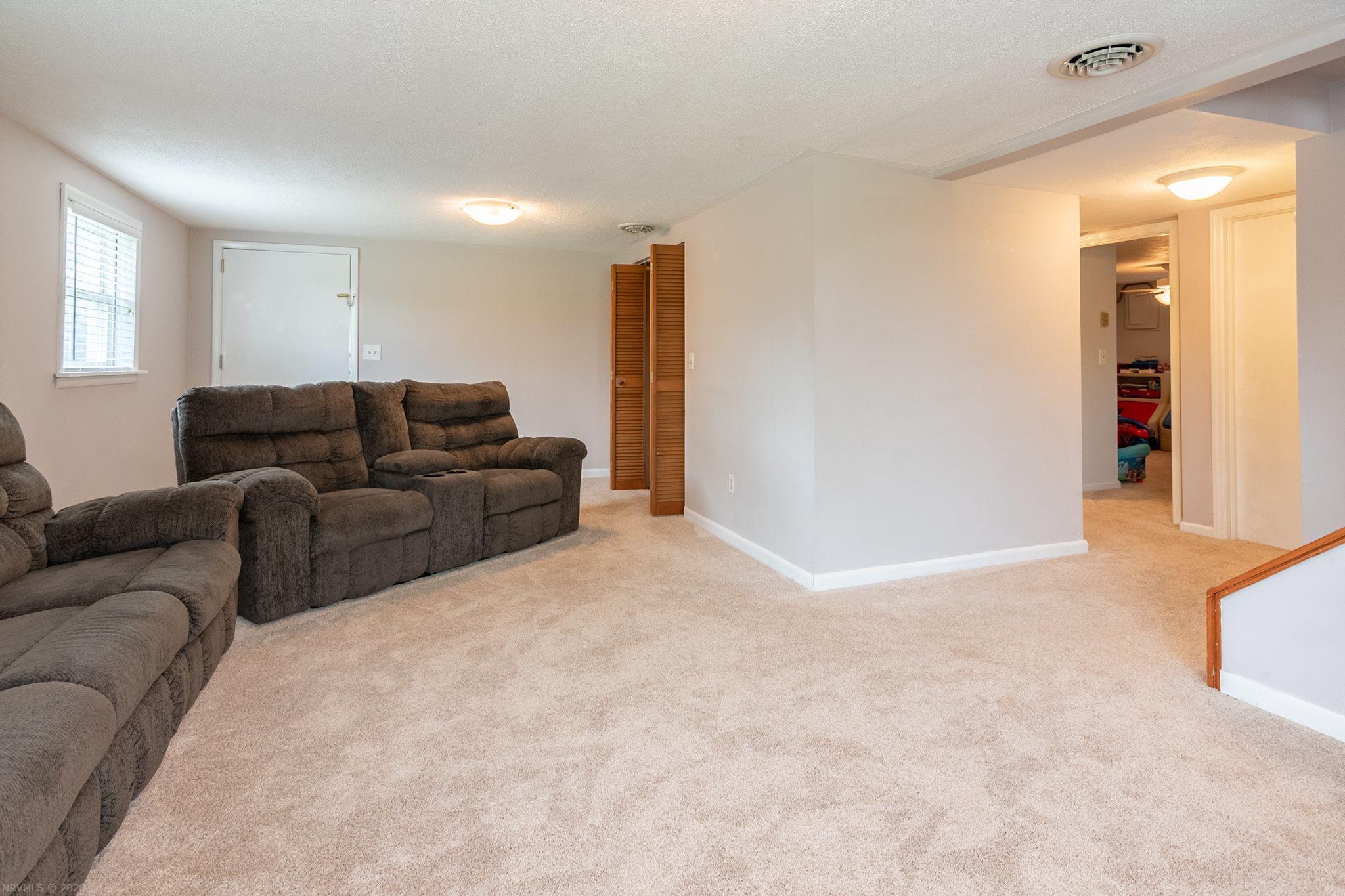 915 Switchback Road Christiansburg, VA 24073 - Photo 34 of 71 Gallery Image 34