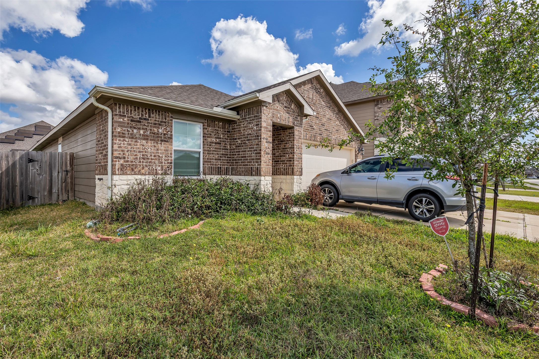 827 Cloverdale Drive Rosharon, TX 77583 - Photo 2 of 22