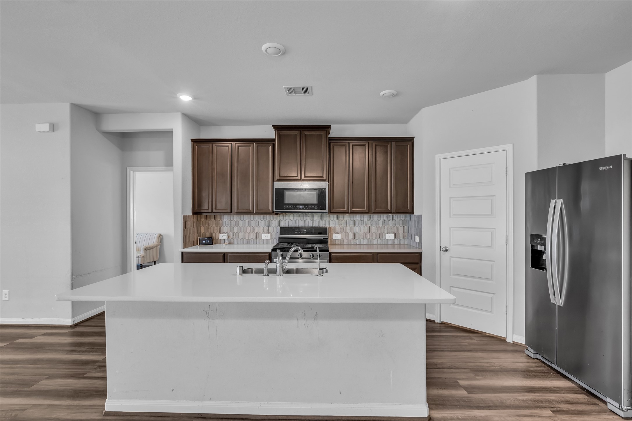 827 Cloverdale Drive Rosharon, TX 77583 - Photo 4 of 22