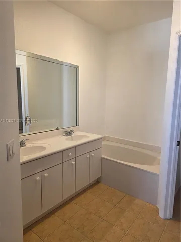 $3,300 | 16643 Southwest 80th Terrace, Unit 16643, Miami, FL 33193