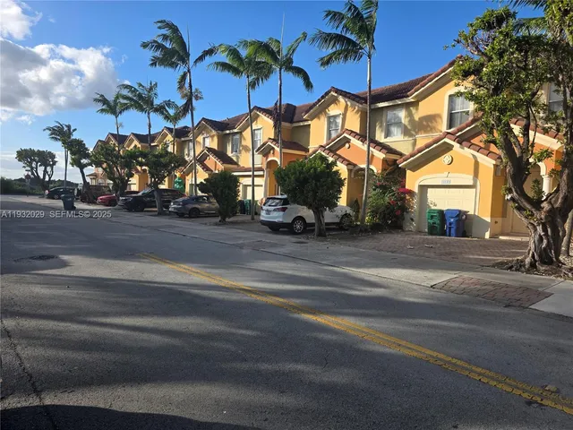 $3,300 | 16643 Southwest 80th Terrace, Unit 16643, Miami, FL 33193