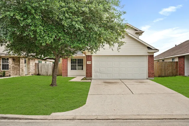 a front view of house with yard