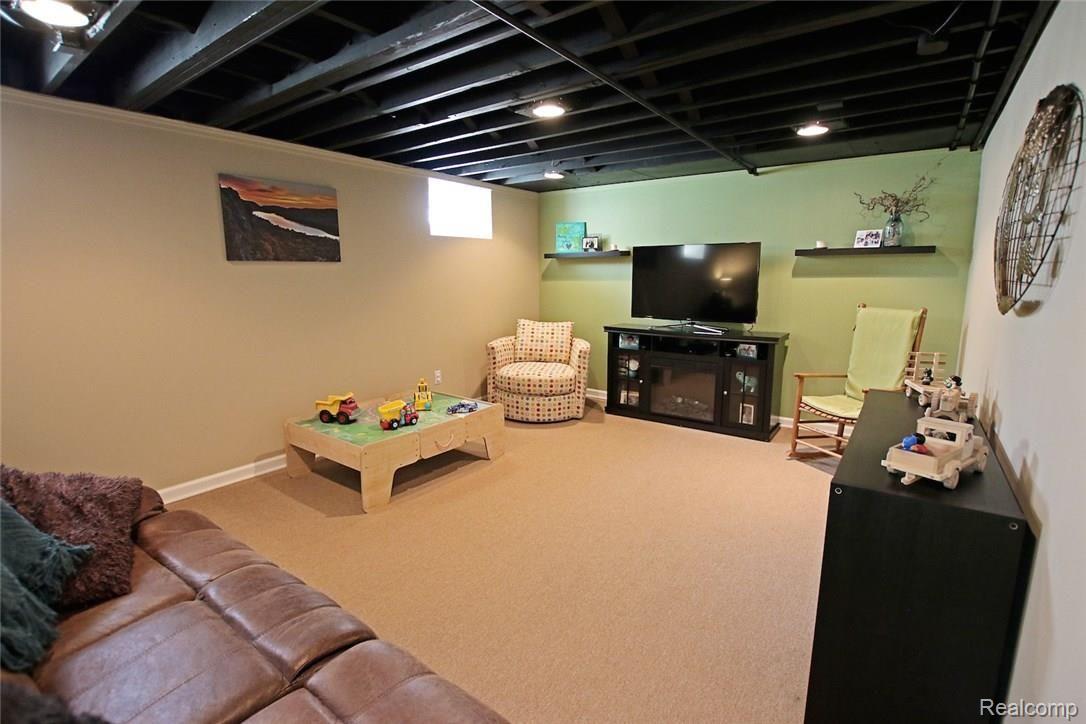 2702 Columbia Road Berkley, MI 48072 - Photo 36 of 50 36) Lower Level Family Room.jpg