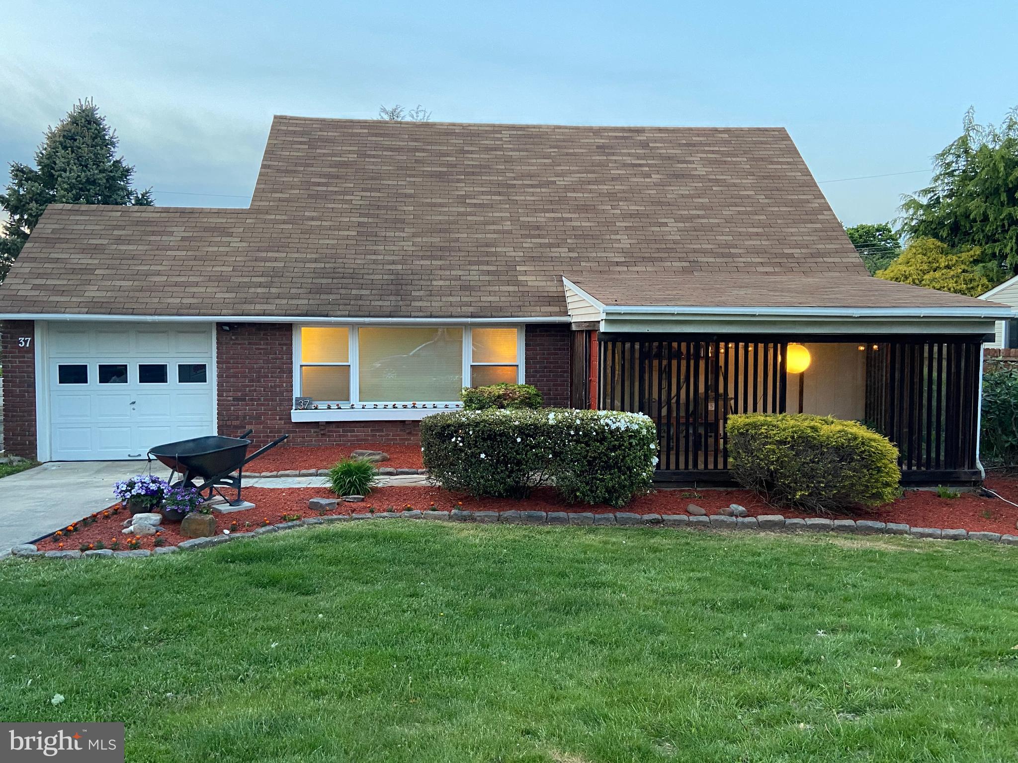 37 Quarter Turn East Road Levittown, PA 19057 - Photo 1 of 48 Gallery Image 1