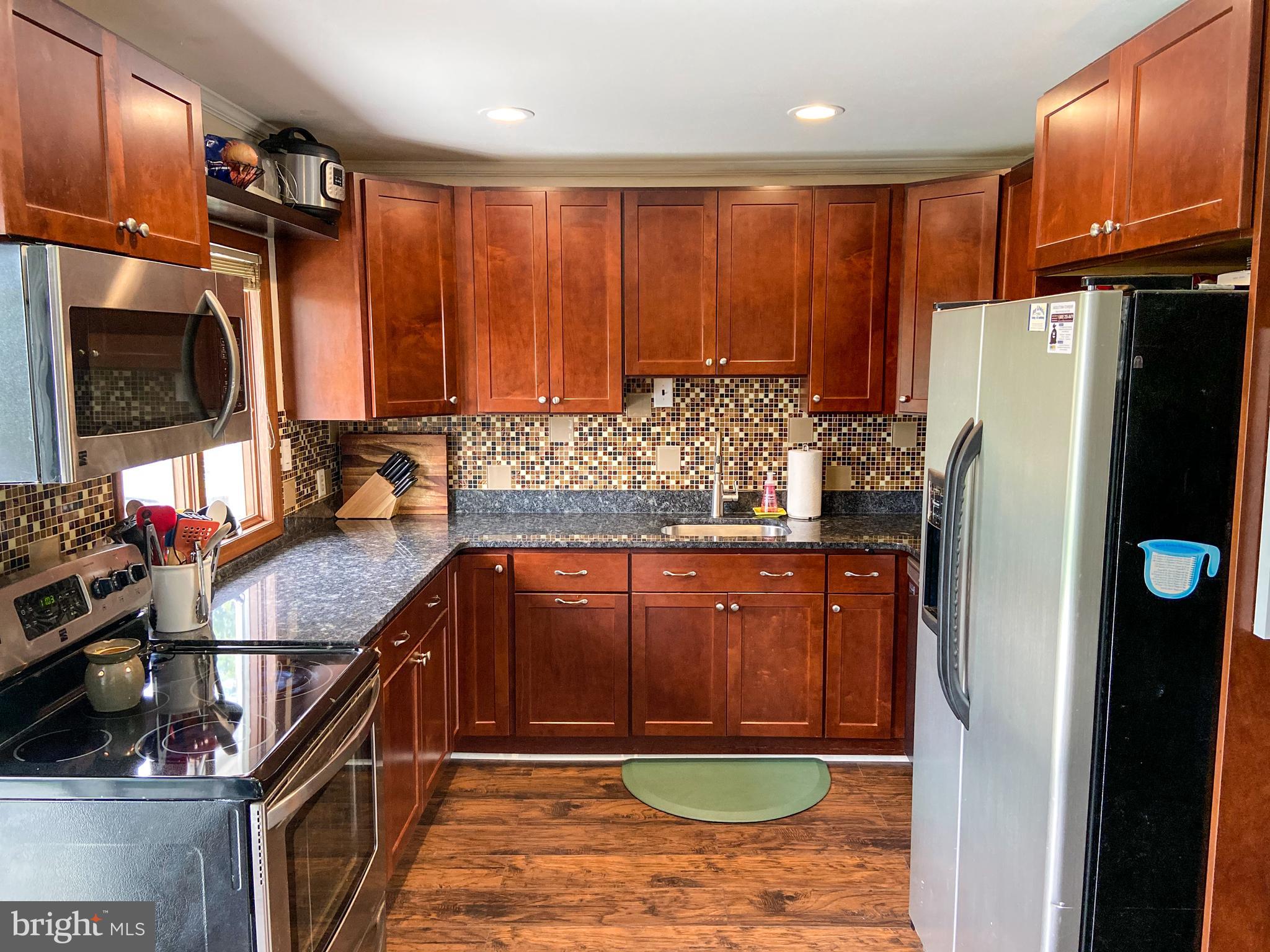 37 Quarter Turn East Road Levittown, PA 19057 - Photo 20 of 48 Kitchen