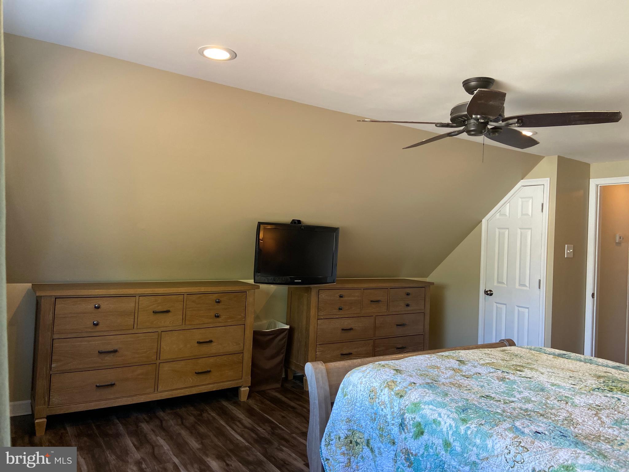 37 Quarter Turn East Road Levittown, PA 19057 - Photo 38 of 48 Master Bedroom with hardwood floors & accent wall