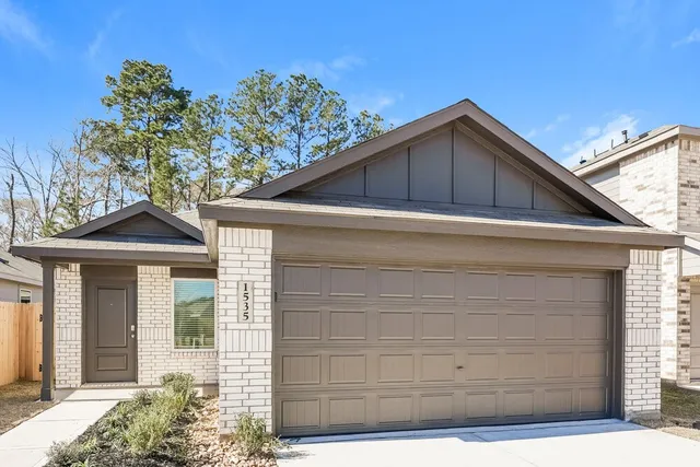 $1,830 | 1535 Sunset Ridge Drive, Conroe, TX 77306